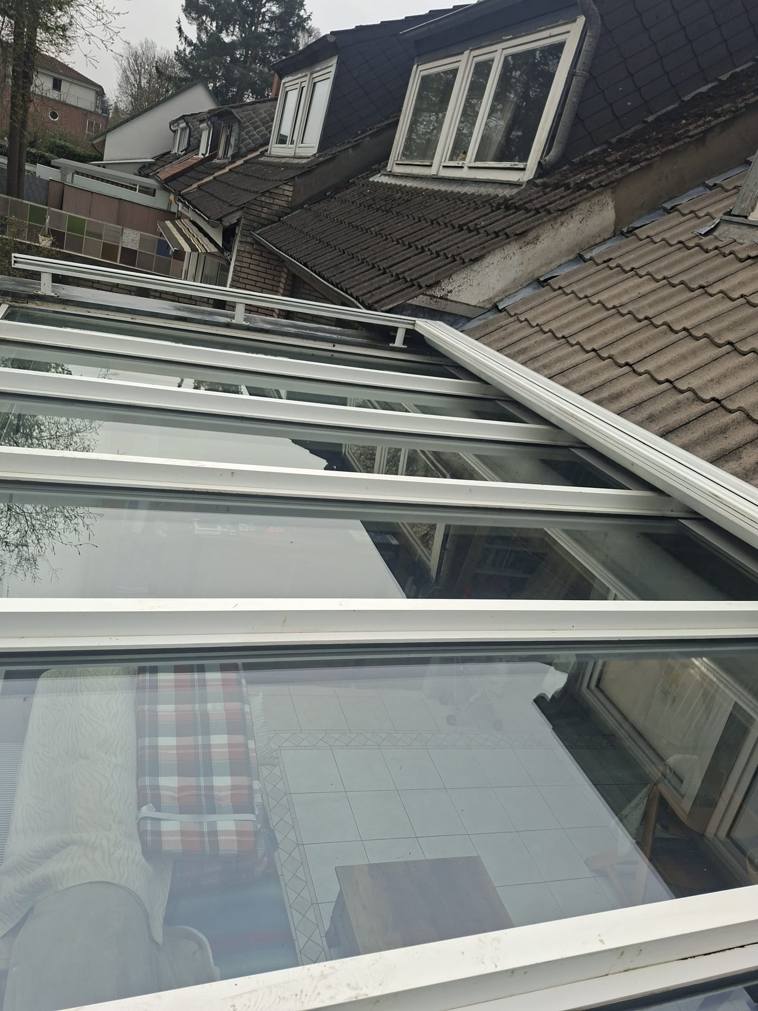 vor und nach der Reinigung durch Sb Gebauderainige