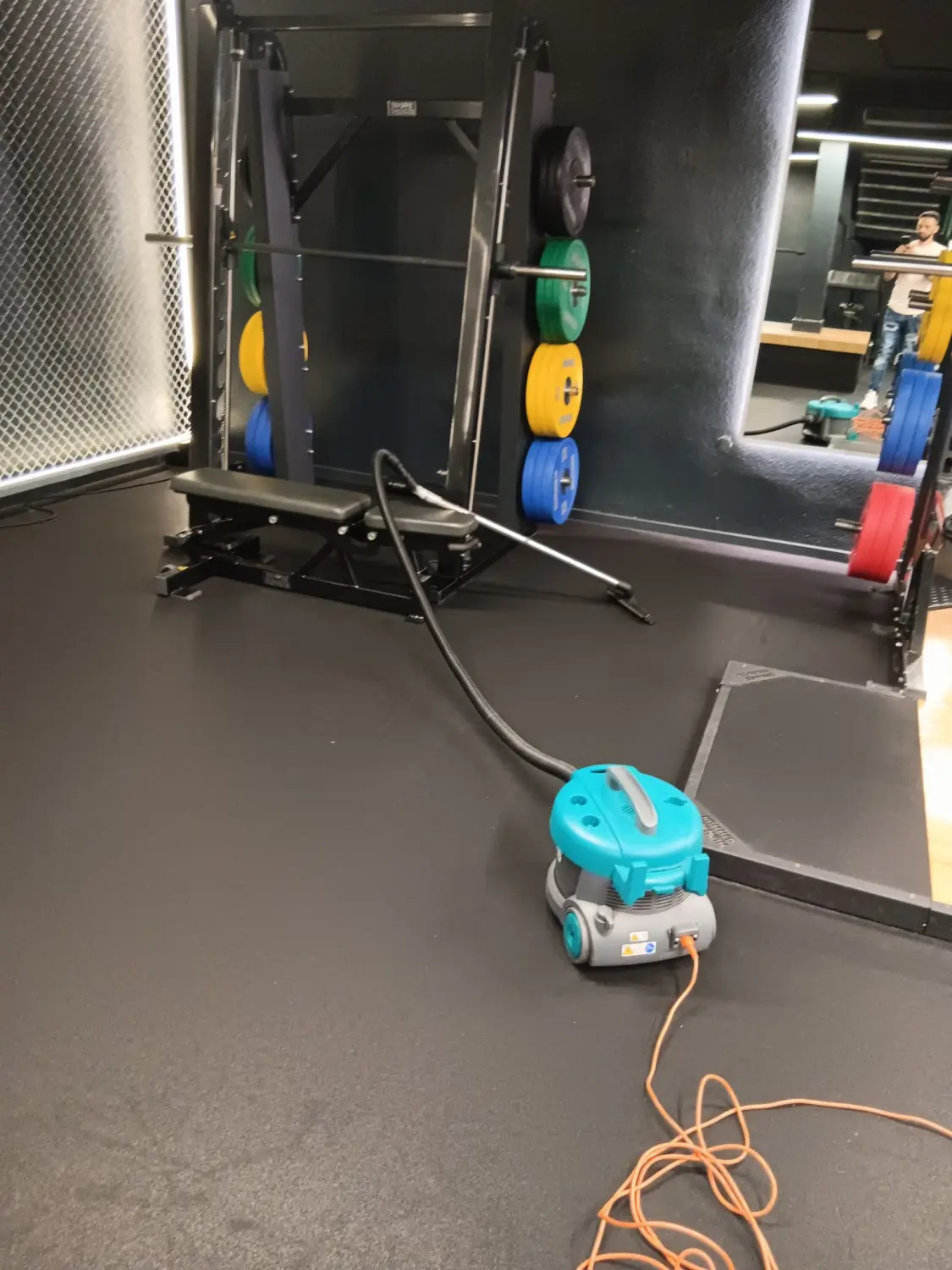 Industriereinigung durch Sb Gebauderainige