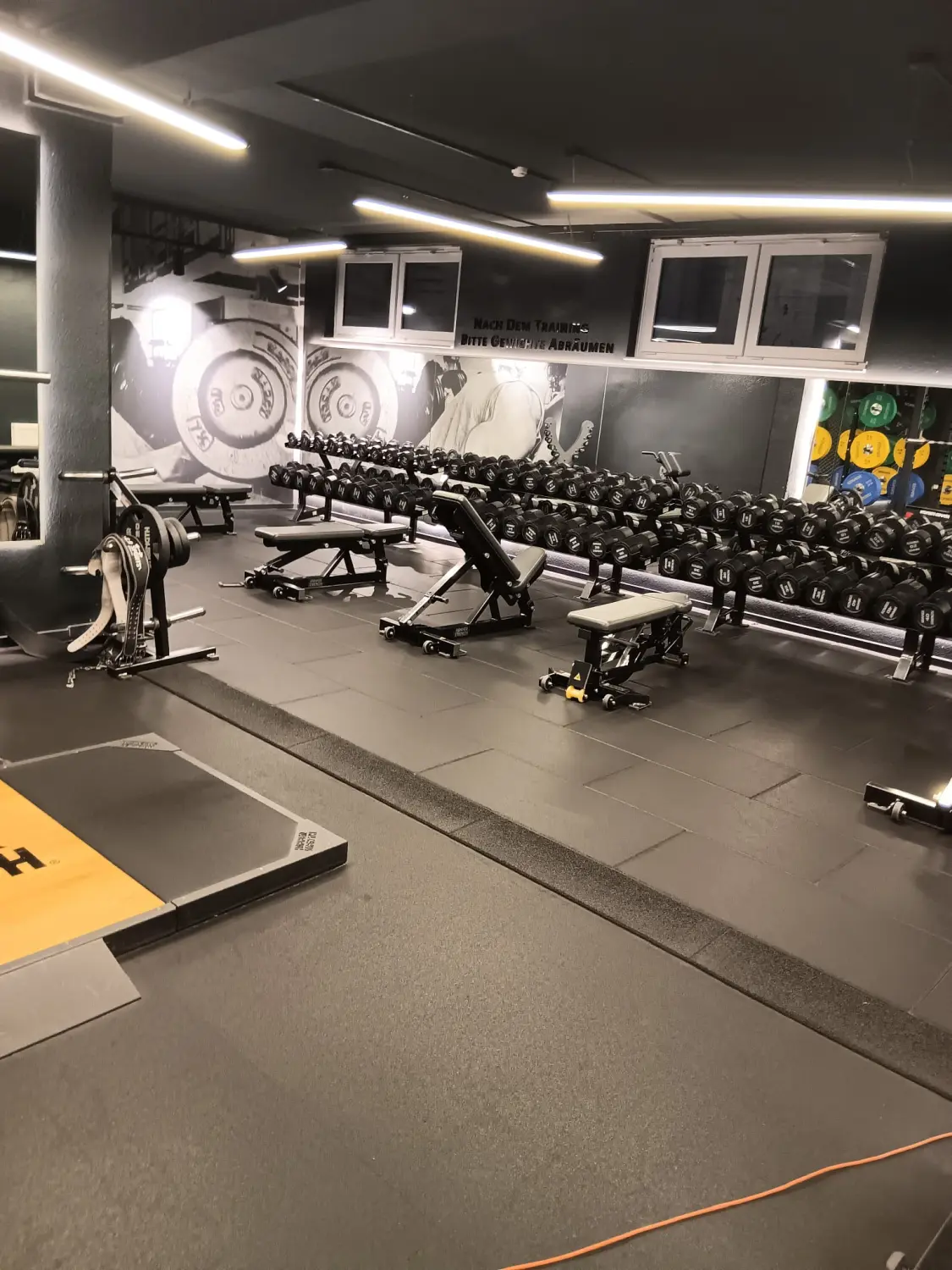 Industriereinigung durch Sb Gebauderainige